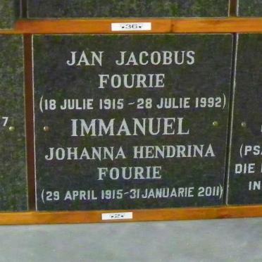 FOURIE Jan Jacobus Fourie 1915-1992 &amp; Johanna Hendrina 1915-2011