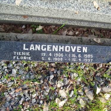 LANGENHOVEN Tienie 1906-1985 &amp; Florie 1908-1997