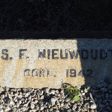 NIEUWOUDT S.F. -1942
