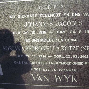 WYK Johannes Jacobus, van 1918-1968 &amp; Adriana Petronella KOTZE 1914-2002