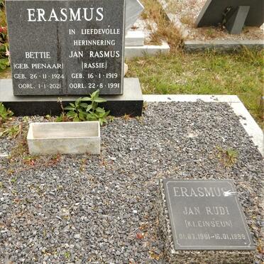 ERASMUS Jan Rasmus 1919-1991 &amp; Bettie PIENAAR 1924-2021 :: ERASMUS Jan Rudi 1981-1999