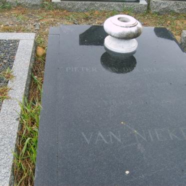 NIEKERK Pieter Van Der Byl Smuts, van 1917-1977