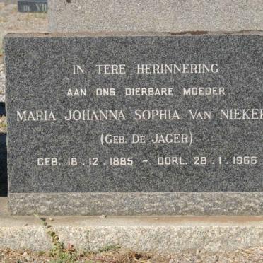NIEKERK Maria Johanna Sophia, van nee DE JAGER 1885-1966 :: VAN NIEKERK Douw Hendrik 1926-2000