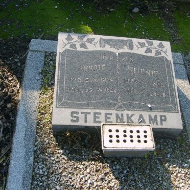 STEENKAMP Stefnie 1909-1986 &amp; Bessie 1924-1884