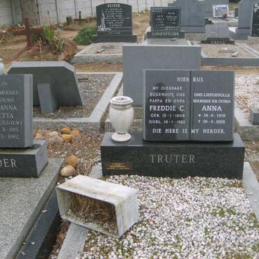 TRUTER Freddie C. 1905-1981 &amp; Anna 1918-2000