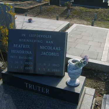 TRUTER Nicolaas Jacobus 1910-1989 &amp; Beatrix Hendrina BASSON 1920-1987
