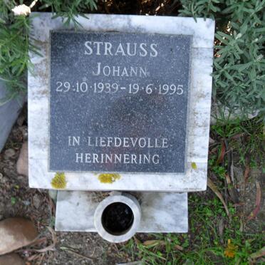 STRAUSS Johann 1939-1995