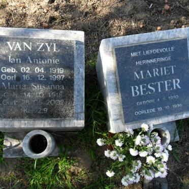 ZYL Jan Antonie, van 1919-1997 &amp; Maria Susanna 1918-2002 :: BESTER Mariet 1980-1996