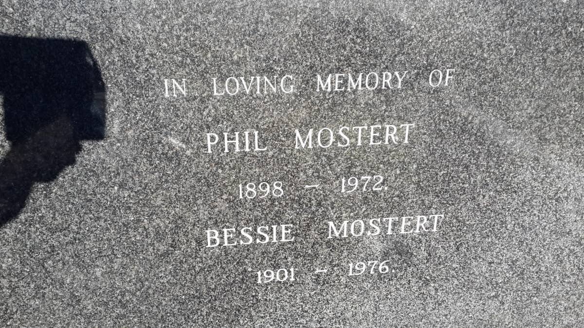 MOSTERT Phil 1898-1972 &amp; Bessie 1901-1976