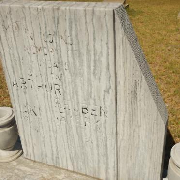 NIEKERK Arthur Reuben, van 1908-1952 &amp; Rosaline Adelaide 1917-1999
