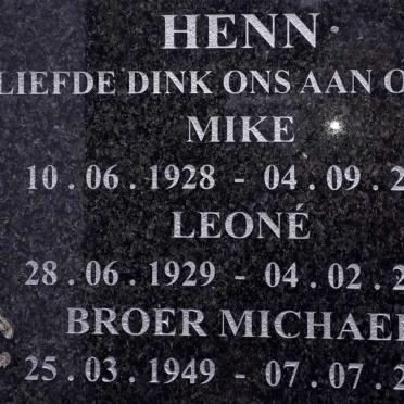 HENN Mike 1928-2009 &amp; Leone 1929-2009 :: HENN Michael 1949-2003