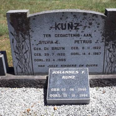 KUNZ Petrus J. 1922-1967 &amp; Sylvia E. DE BRUYN 1920-1966 :: KUNZ Johannes F. 1946-1994