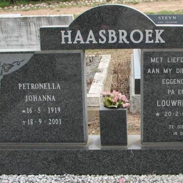 HAASBROEK Louwrens Jacobus 1918-1991 &amp; Petronella Johanna 1919-2001