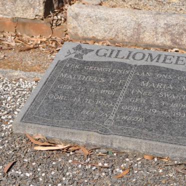 GILIOMEE Mattheus L.F. 1901-1963 &amp; Maria M. SWART 1899-1937