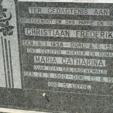 ? Christiaan Frederik 1898-1953 &amp; Maria Catharina VAN DYK nee GROENEWALD 1900-1981