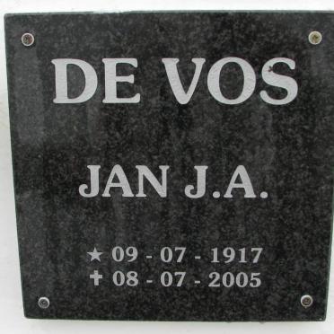 VOS Jan J.A., de 1917-2005