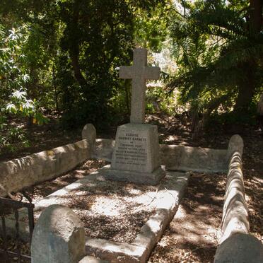 Western Cape, SOMERSET-WEST district, Strand, Farm 1319, Morgenster Wine estate, single grave