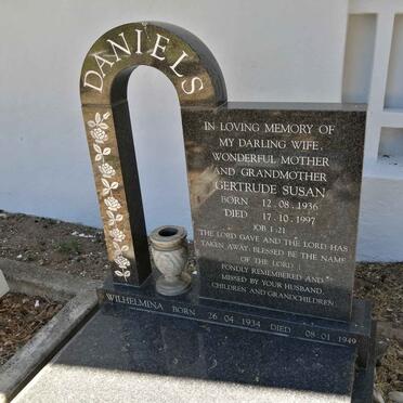 DANIELS Gertrude Susan 1936-1997 :: DANIELS Wilhelmina 1934-1949