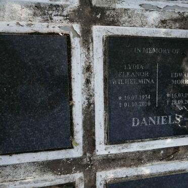 DANIELS :: BOSCH :: NICOLAS