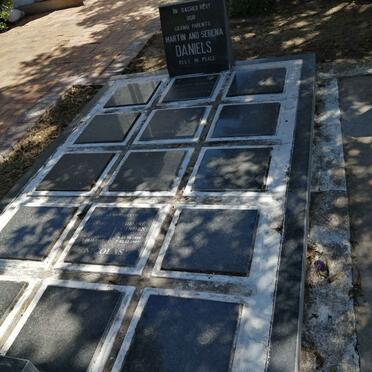 DANIELS :: BOSCH :: NICOLAS