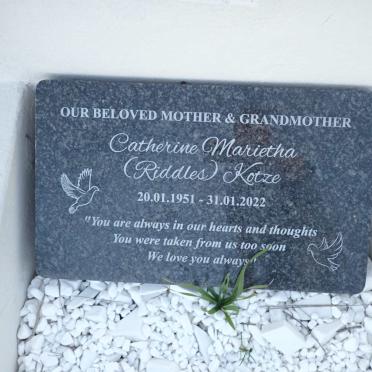 KOTZE Catherine Marietha nee RIDDLES 1951-2022