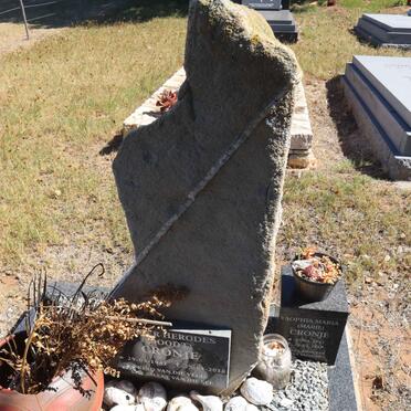 CRONJE Pieter Herodes 1941-2018 & Sophia Maria 1942-2019_1