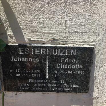 ESTERHUIZEN Johannes 1928-2011 &amp; Frieda Charlotte 1940-