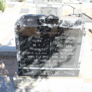 STEYN M. T. 1919-2001 &amp; Johanna Catharina 1925-1975