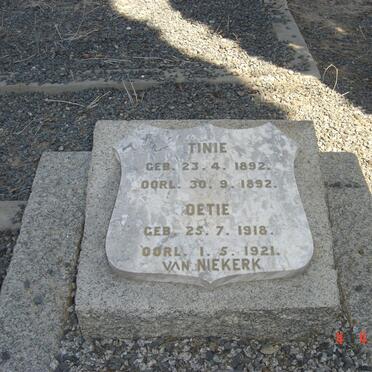 NIEKERK Tinie, van 1892-1892 :: VAN NIEKERK Oetie 1918-1921
