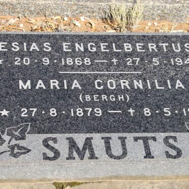 SMUTS Esias Engelbertus 1868-1944 &amp; Maria Cornilia BERGH 1879-1950