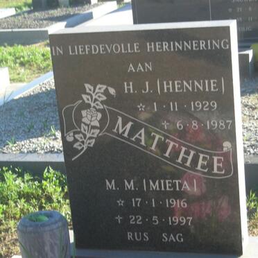 MATTHEE H.J. 1929-1987 &amp; M.M. 1916-1997