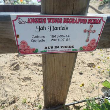 DANIELS Jan 1943-2021