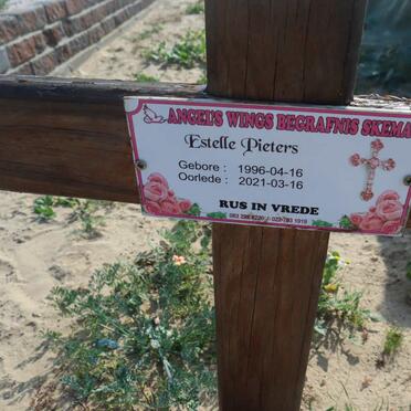 PIETERS Estelle 1996-2021