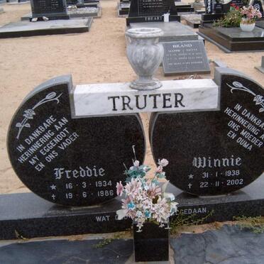 TRUTER Freddie 1934-2986 &amp; Winnie 1938-2002