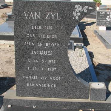 ZYL Jacques, van 1975-1987