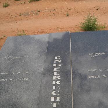 ENGELBRECHT H.H.? 1919-1998 &amp; M.Y. 1920-2003