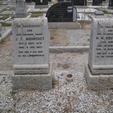 NIEUWOUDT J.F. 1872-1957 &amp; A.M. BURGER 1876-1957