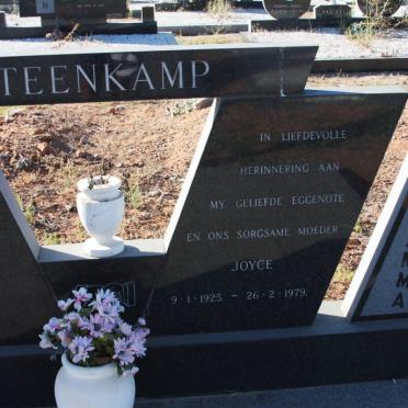 STEENKAMP Joyce 1925-1979