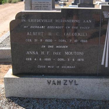 ZYL Albert H.C., van 1900-1968 &amp; Anna H.F. MOUTON 1899-1973