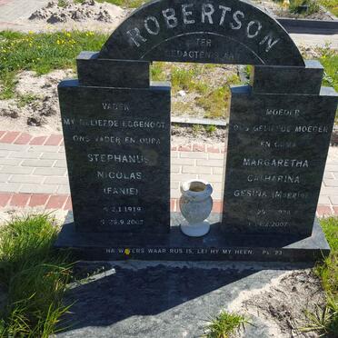 ROBERTSON Stephanus Nicolas 1919-2002 &amp; Margaretha Catharina Gesina 1924-2007