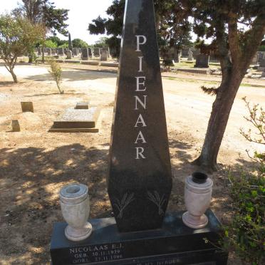 PIENAAR Nicolaas E.J. 1939-1996