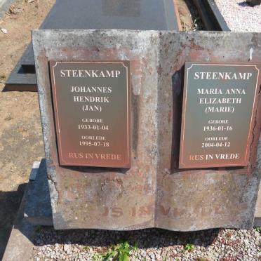 STEENKAMP Johannes Hendrik 1933-1995 &amp; Maria Anna Elizabeth 1936-2004