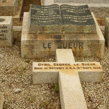 SUEUR George Frederick, le 1872-1965 &amp; Selina Marion HISCOCK 1873-1943 :: LE SUEUR Cyril George -194?