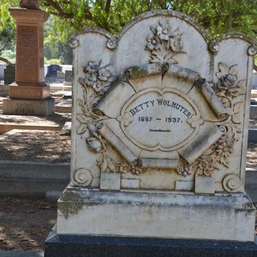 WOLHUTER Betty 1887-1937