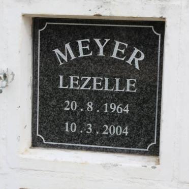 MEYER Lezelle 1964-2004