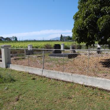 Western Cape, WORCESTER district, Witte Else Boom_2, farm cemetery