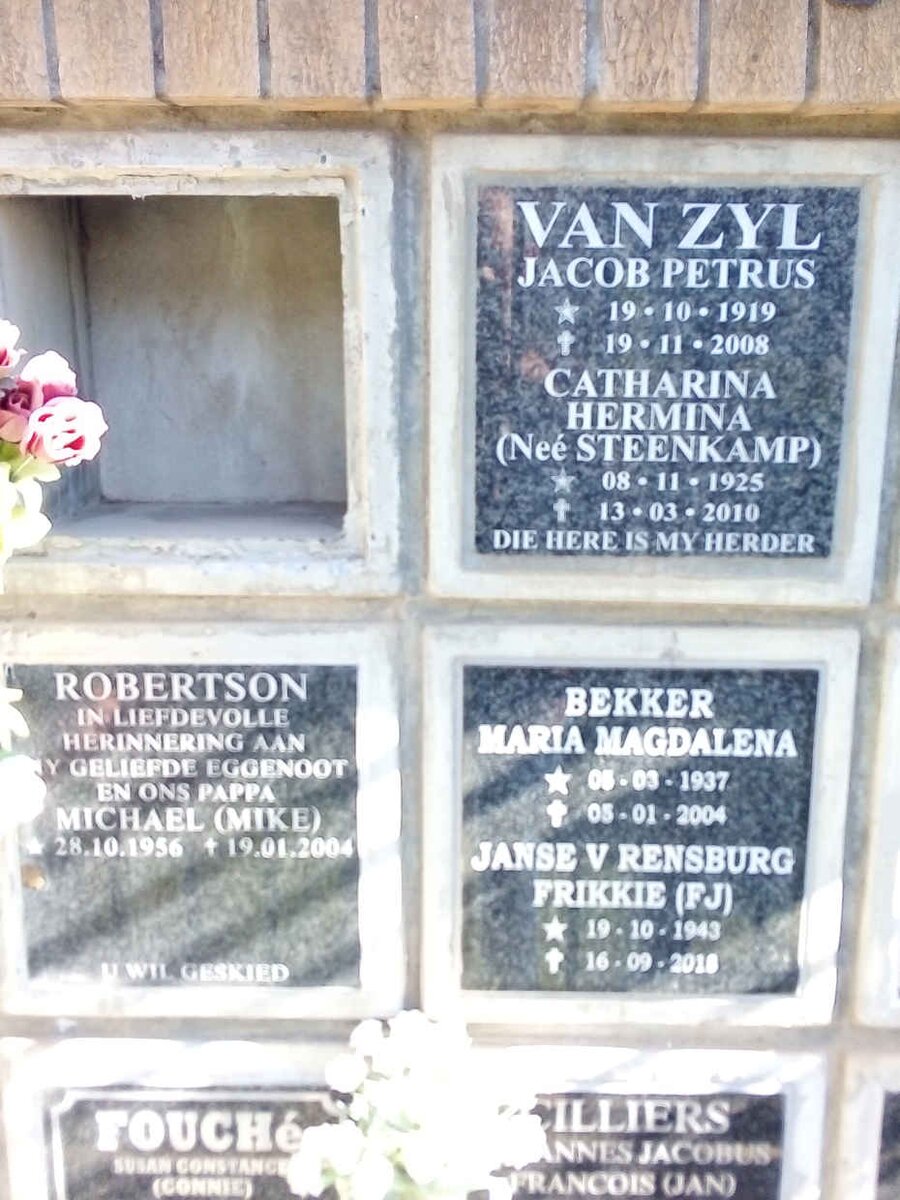 ZYL, van :: ROBERTSON :: BEKKER :: JANSE VAN RENSBURG :: STEENKAMP