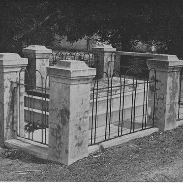 Western Cape, WORCESTER, Hoër Tegniese Skool Drostdy, Trappes graf