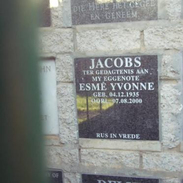 JACOBS Esmé Yvonne 1935-2000