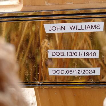 WILLIAMS John 1940-2024